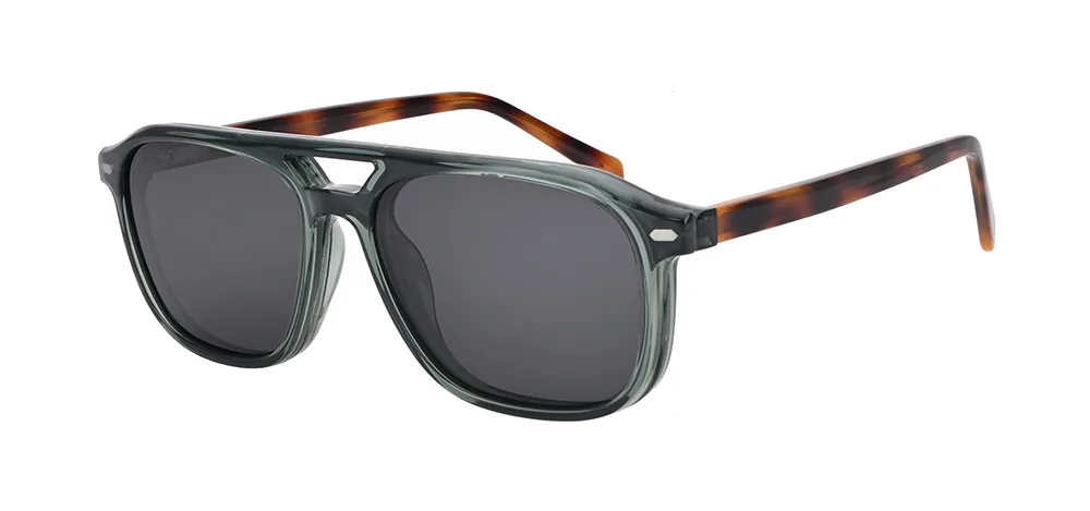 BCM305 C5 optical frame with magnetic sun clip attached