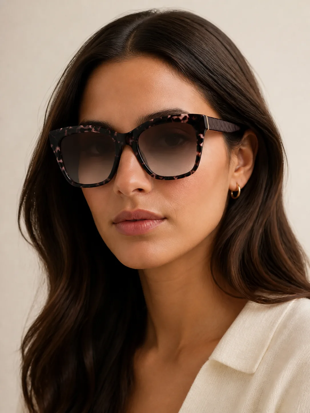 Sunglasses lifestyle styling reference