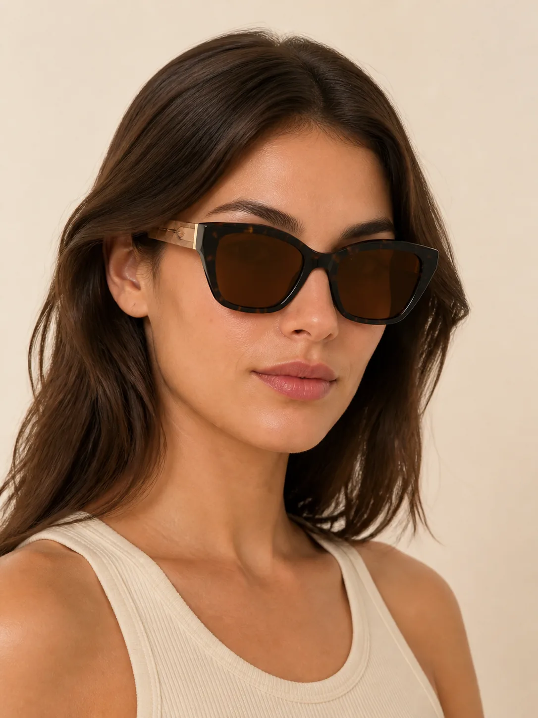 Sunglasses lifestyle styling reference