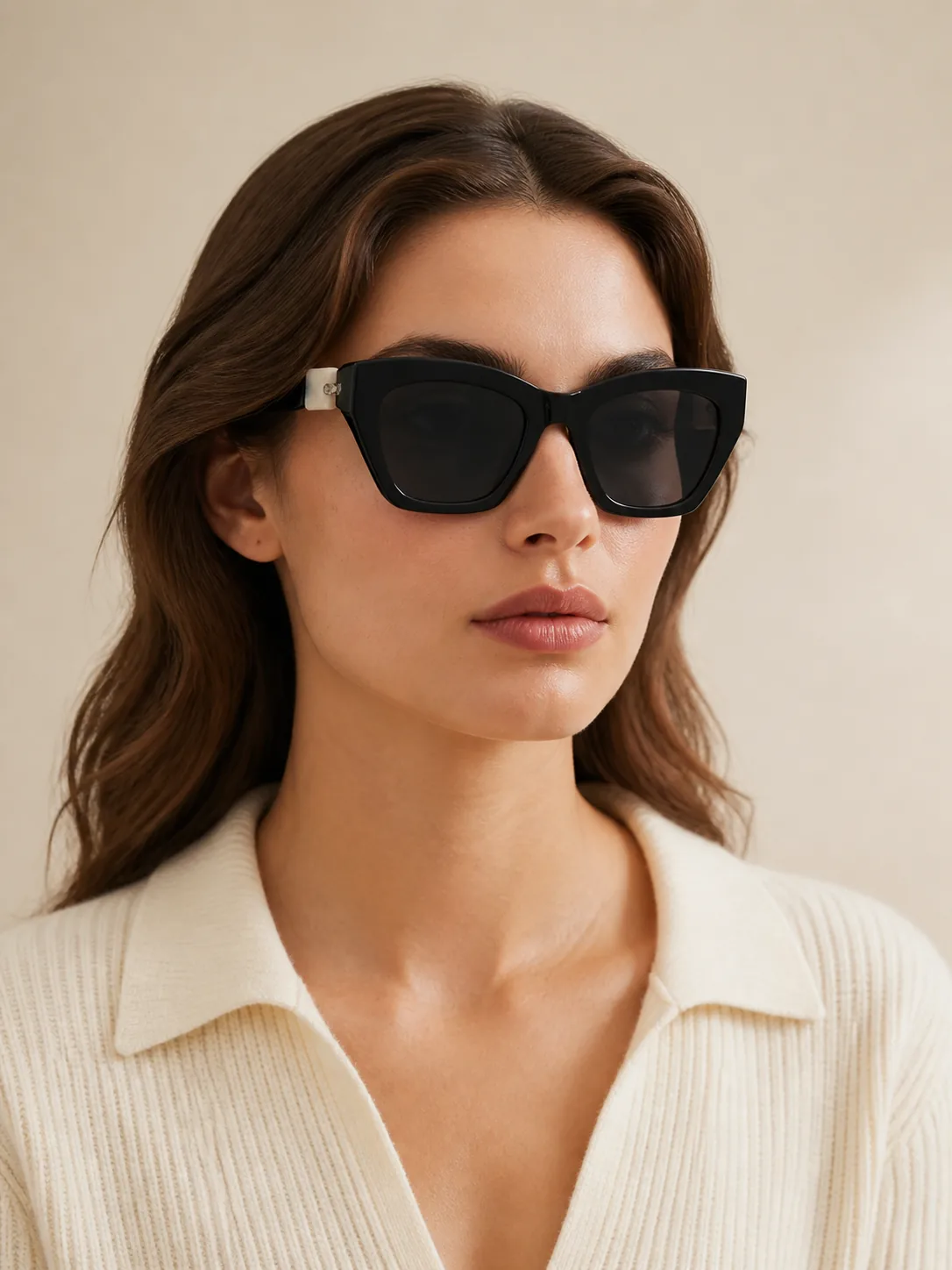 Sunglasses lifestyle styling reference